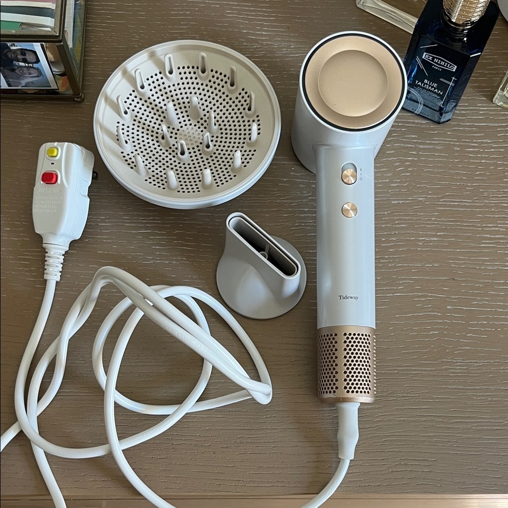 Tideway White and Gold Hair Dryer with Attachments